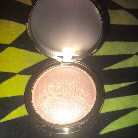 ✨🆕BNIB!Iconic London Lit & Luminous Highlighter in Universal!BN Sealed in Box!✨ - Picture 1 of 13